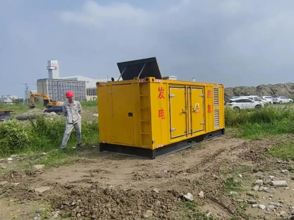 乌坡镇200KW柴油发电机机组每小时的油耗量受哪些因素影响?