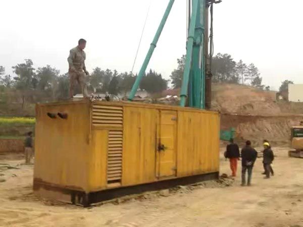 乌坡镇如何判断水冷式机油散热器密封件是否需要更换？